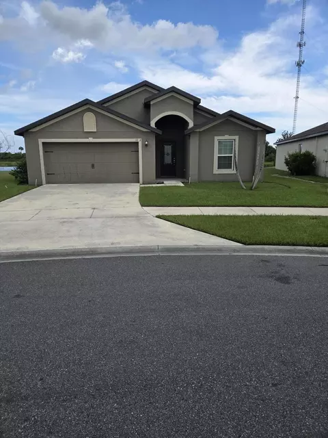 5342 Imagination Dr, Fort Pierce, FL 34947