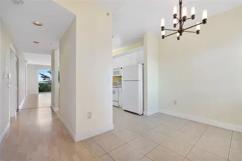 7765 Yardley Dr #403, Tamarac, FL 33321