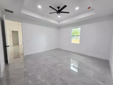 Bedroom - 702 NW 39th Cir, Okeechobee, FL 34972 photo 2 of 6