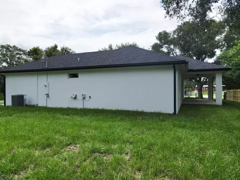 Exterior - 702 NW 39th Cir, Okeechobee, FL 34972 photo 4 of 8