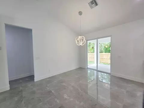 Dining - 702 NW 39th Cir, Okeechobee, FL 34972 photo 1 of 1