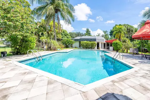 5104 White Oak Ln E, Tamarac, FL 33319
