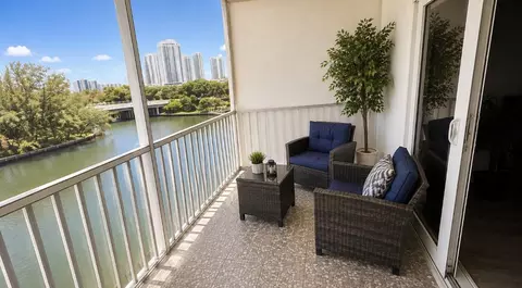300 Diplomat Pkwy #514, Hallandale Beach, FL 33009