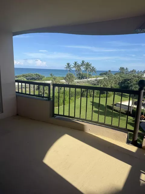 101 Ocean Bluffs Blvd #402, Jupiter, FL 33477