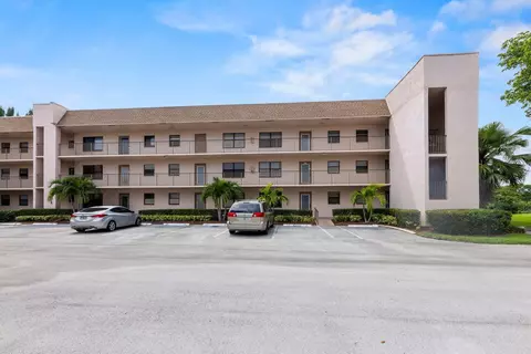 10442 Sunrise Lakes Blvd #212, Sunrise, FL 33322