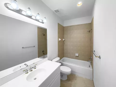 Bath - 423 SW Walking Path, Stuart, FL 34997 photo 4 of 4