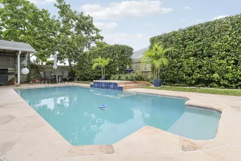 Exterior - 6275 Lucerne St, Jupiter, FL 33458 photo 7 of 9