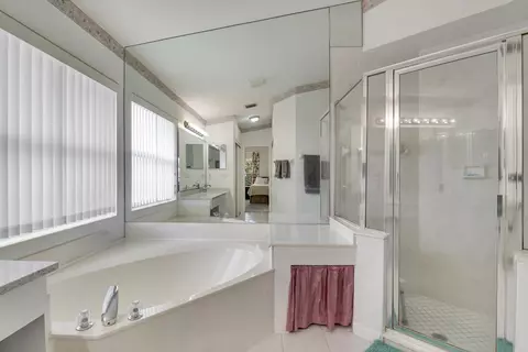 Bath - 6275 Lucerne St, Jupiter, FL 33458 photo 1 of 3