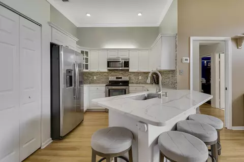 Kitchen - 6275 Lucerne St, Jupiter, FL 33458 photo 2 of 5