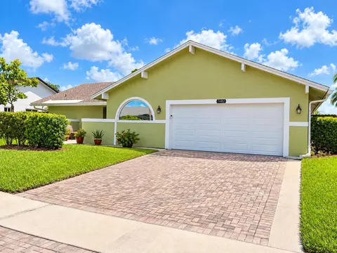 7482 NW 48th Pl, Lauderhill, FL 33319
