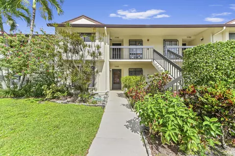 3385 Lucerne Park Dr, Greenacres, FL 33467