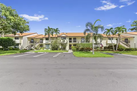3385 Lucerne Park Dr, Greenacres, FL 33467
