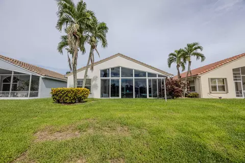 Exterior - 10394 Utopia Cir E, Boynton Beach, FL 33437 photo 4 of 5