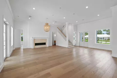 Living - 91 Golfview Dr, Jupiter, FL 33469 photo 3 of 8