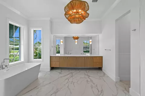 Bath - 91 Golfview Dr, Jupiter, FL 33469 photo 2 of 13