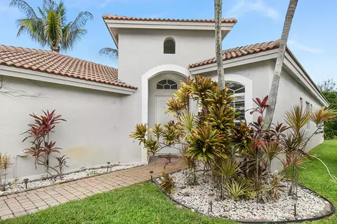 Exterior - 7085 SE Cricket Ct, Stuart, FL 34997 photo 2 of 17