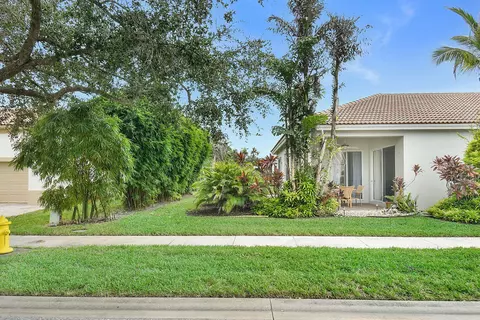 Exterior - 7085 SE Cricket Ct, Stuart, FL 34997 photo 12 of 17