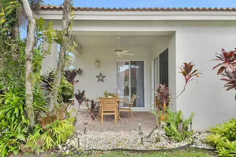 Exterior - 7085 SE Cricket Ct, Stuart, FL 34997 photo 8 of 17