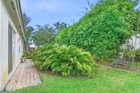 Exterior - 7085 SE Cricket Ct, Stuart, FL 34997 photo 10 of 17