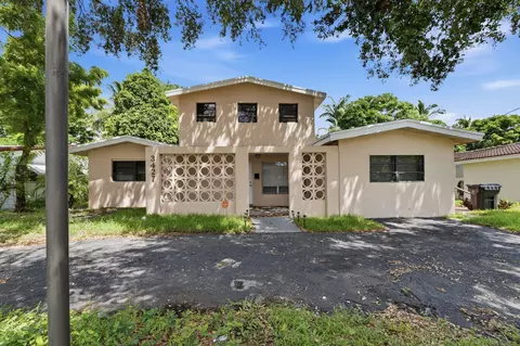 3427 NW 37th St, Lauderdale Lakes, FL 33309