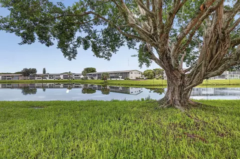 79 Chatham D, West Palm Beach, FL 33417