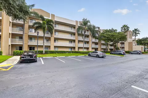 9537 Weldon Cir #405, Tamarac, FL 33321