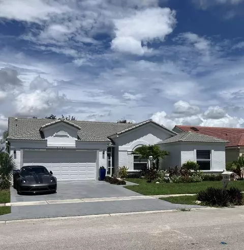 8280 Lake Cypress Rd, Lake Worth, FL 33467