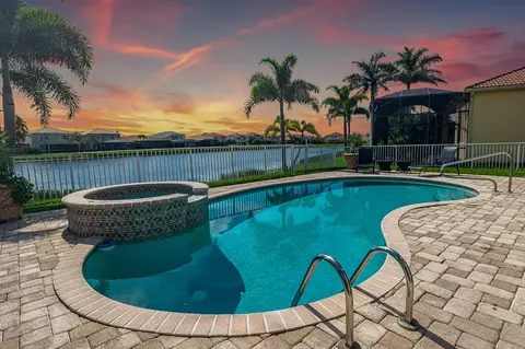 11427 SW Kingslake Cir, Port Saint Lucie, FL 34987