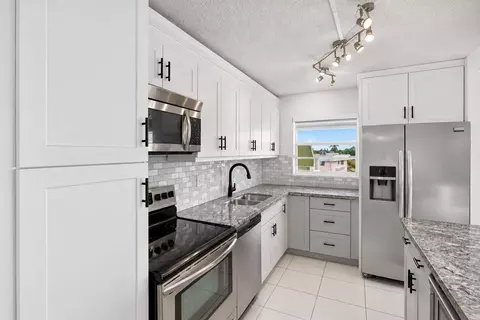 2741 Taft St #410, Hollywood, FL 33020