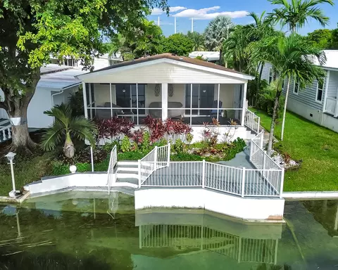 5420 Lagoon Dr, Fort Lauderdale, FL 33312