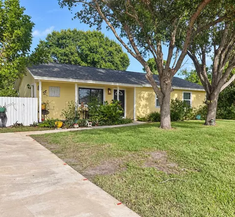 4702 Myrtle Dr, Fort Pierce, FL 34982