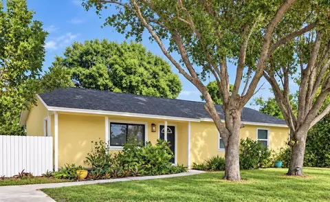 4702 Myrtle Dr, Fort Pierce, FL 34982