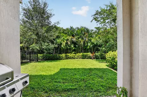 Exterior - 357 NW 36th Ave, Pompano Beach, FL 33069 photo 6 of 9