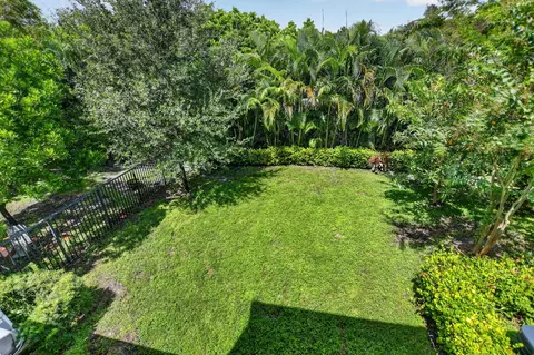 Exterior - 357 NW 36th Ave, Pompano Beach, FL 33069 photo 5 of 9