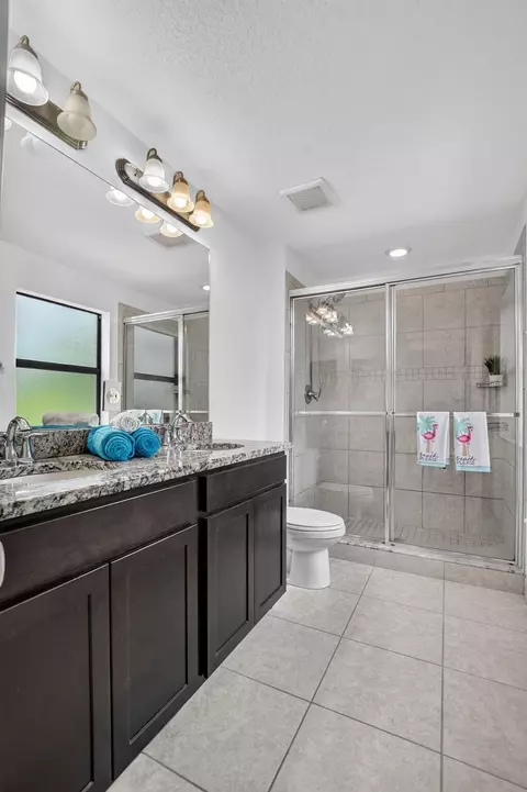 Bath - 357 NW 36th Ave, Pompano Beach, FL 33069 photo 2 of 4