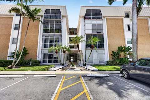 3040 NE 16th Ave #110, Oakland Park, FL 33334