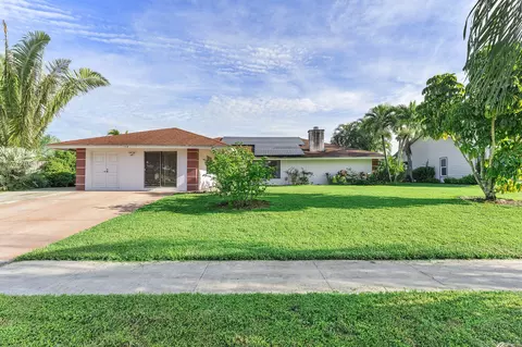 154 Santa Monica Ave, Royal Palm Beach, FL 33411
