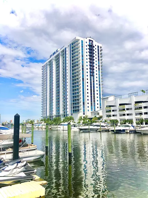 17111 Biscayne Blvd #1903, North Miami Beach, FL 33160