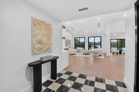 Entry Way - 5107 Pineview Cir, Delray Beach, FL 33445 photo 1 of 2