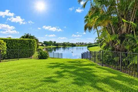 Exterior - 5107 Pineview Cir, Delray Beach, FL 33445 photo 6 of 7