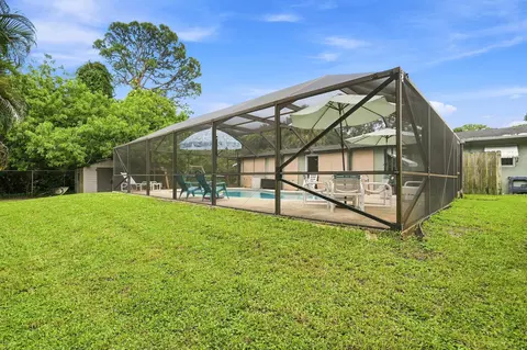 Exterior - 1681 SE 14th St, Stuart, FL 34996 photo 4 of 5