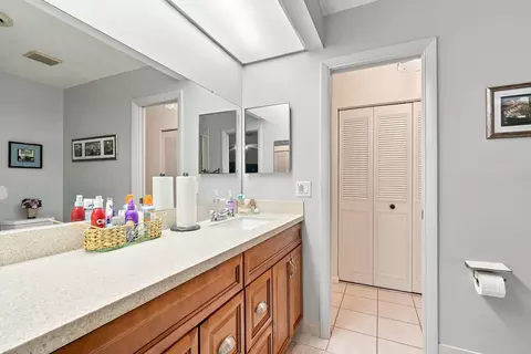 Bath - 1681 SE 14th St, Stuart, FL 34996 photo 1 of 3