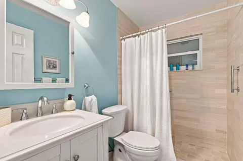 Bath - 1681 SE 14th St, Stuart, FL 34996 photo 3 of 3