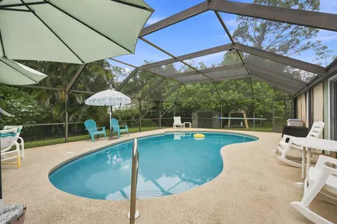 Exterior - 1681 SE 14th St, Stuart, FL 34996 photo 2 of 5