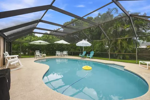 Exterior - 1681 SE 14th St, Stuart, FL 34996 photo 3 of 5