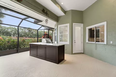 Kitchen - 6581 SE Baltusrol Ter, Stuart, FL 34997 photo 4 of 4