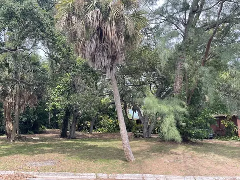 806 S Lakeside Dr, Lake Worth Beach, FL 33460