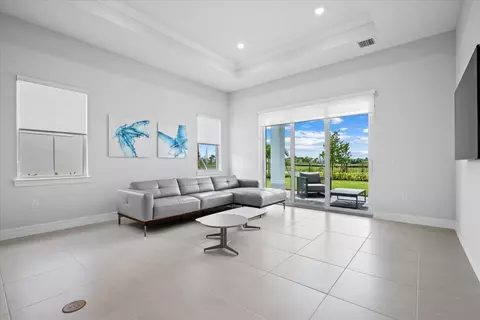 10571 Northbrook Cir, Palm Beach Gardens, FL 33412