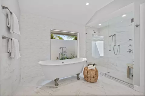 Bath - 116 Echo Dr, Jupiter, FL 33458 photo 2 of 9
