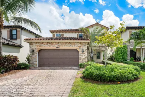 8826 Sea Chase Dr, Lake Worth, FL 33467